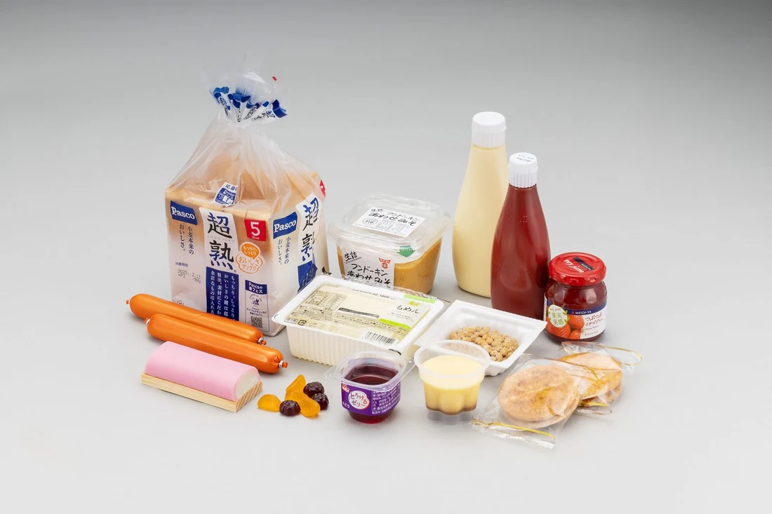 パン、ソーセージ、ゼリー、ケチャップなど、測定対象になる食品の例